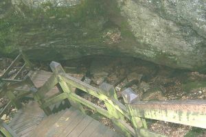 Devil's Icebox Rock Bridge memorial park