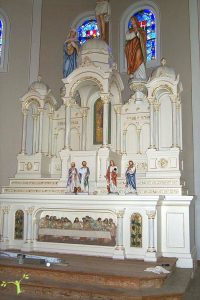 Holy Family Church altar - The Accidental Ozarkian