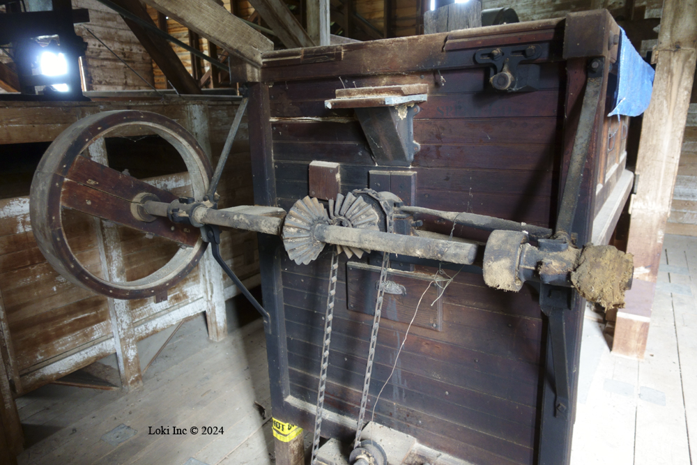 Summersville Mill - bevel gears on end of silk screen bolter copy